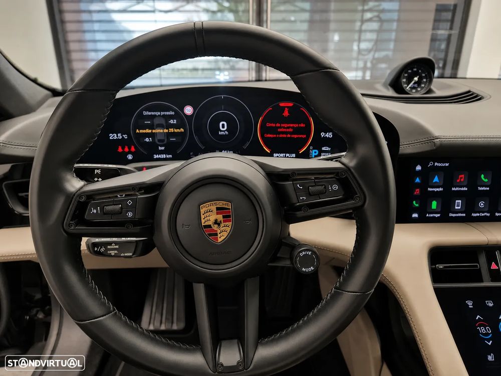 Porsche Taycan Cross Turismo 4 - 20