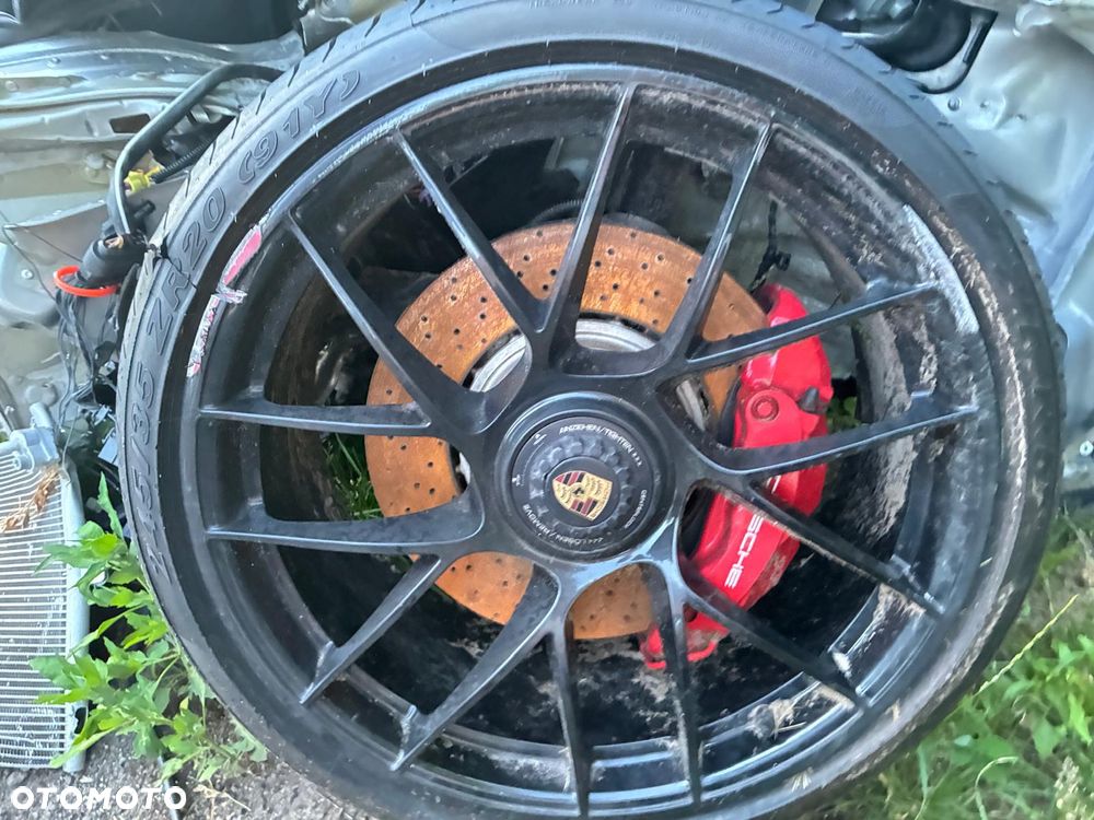 Porsche 911 Carrera GTS PDK - 25