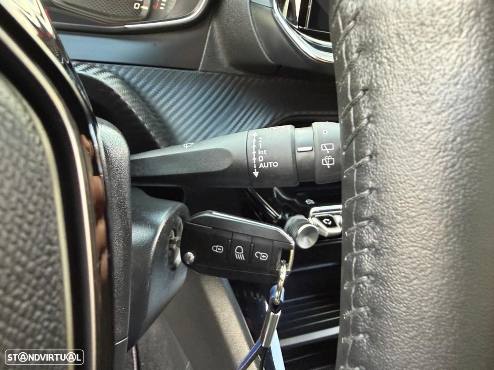 Peugeot 2008 1.2 PureTech Style - 20