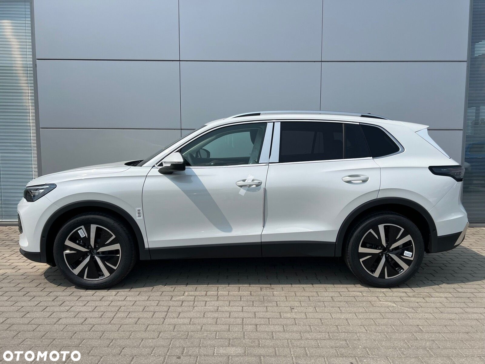 Volkswagen Tiguan 2.0 TDI Elegance DSG - 4