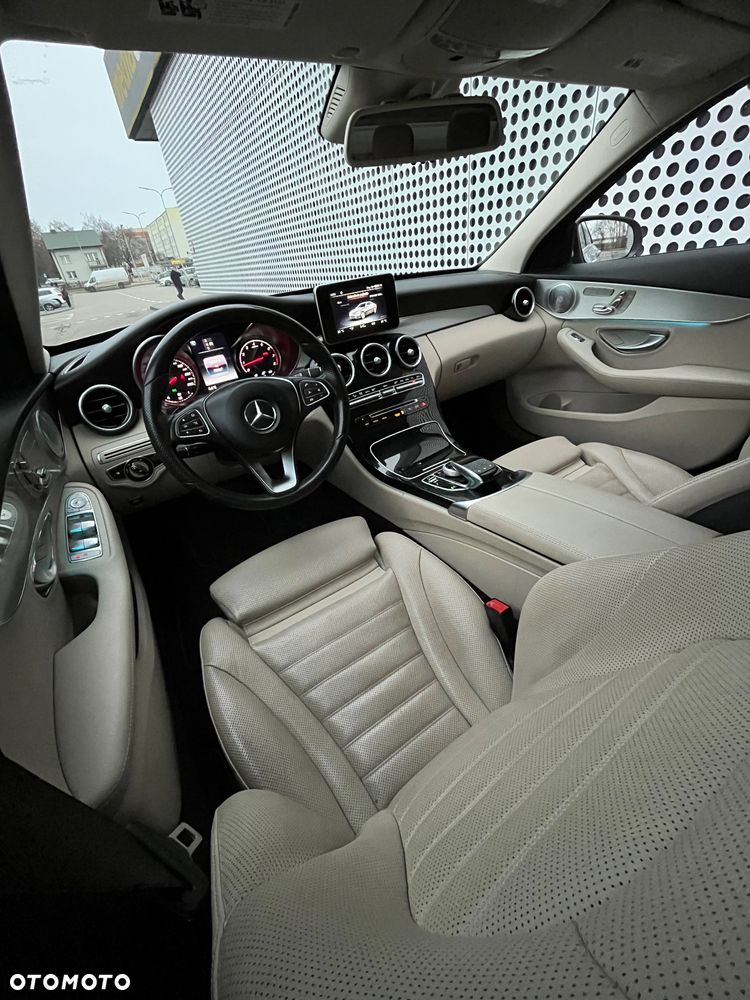 Mercedes-Benz Klasa C 300 7G-TRONIC Exclusive - 11