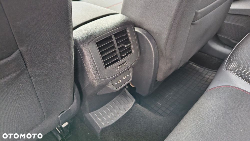 Volkswagen T-Roc - 32