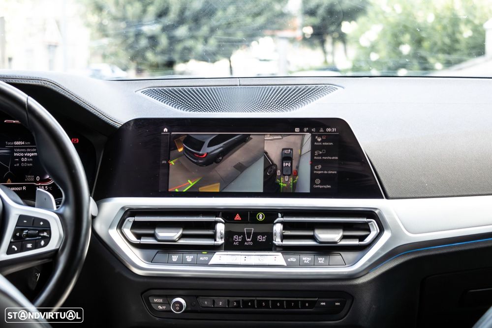 BMW 330 e Pack Desportivo M Pro Auto - 46