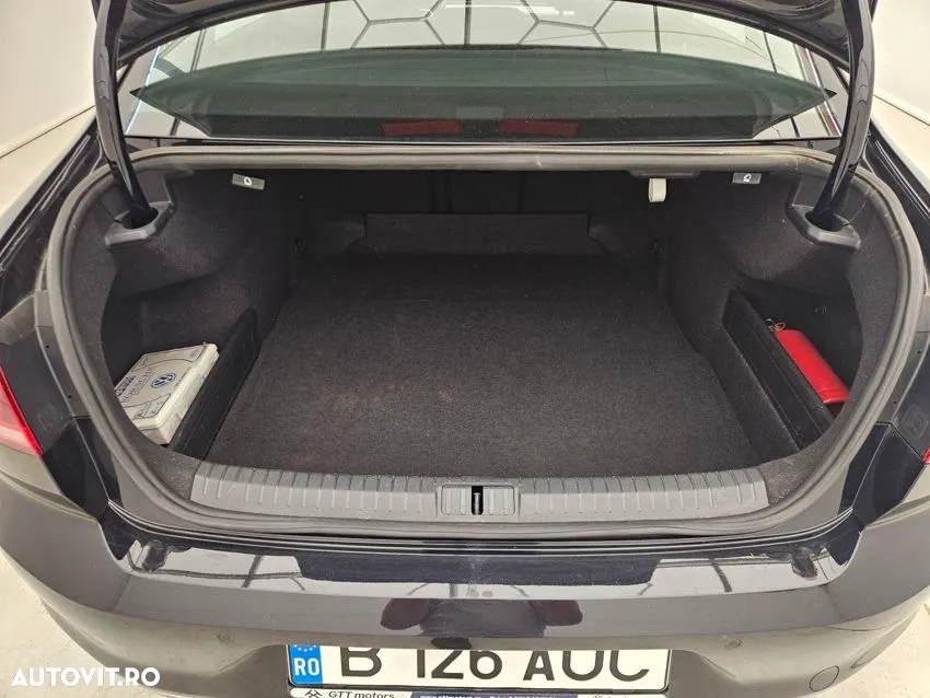 Volkswagen Passat 2.0 TDI DSG Highline - 10