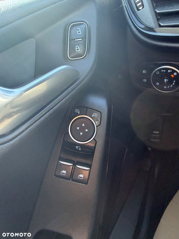 Ford Fiesta 1.1 S&S COOL&CONNECT - 19