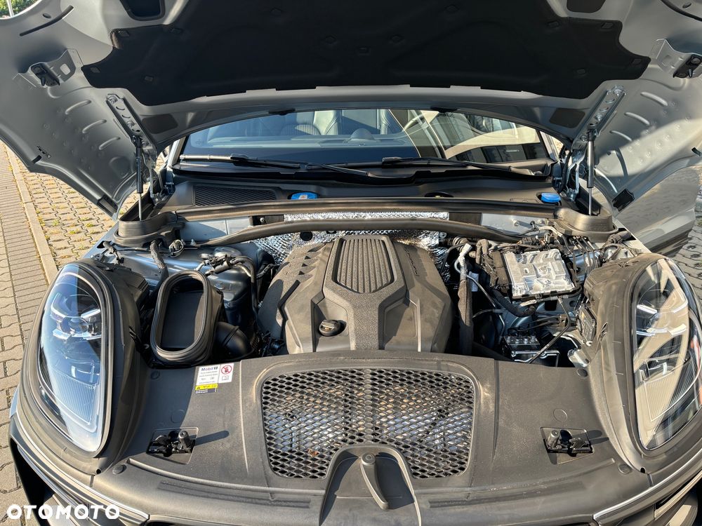 Porsche Macan T - 19