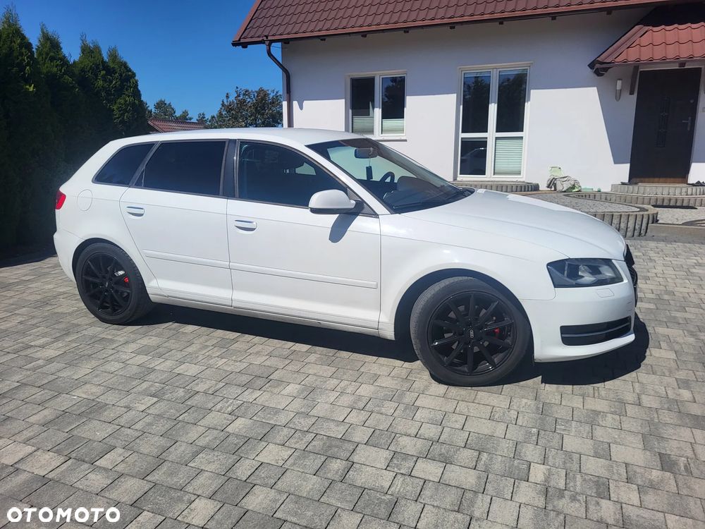Audi A3 Sportback 1.6 TDI DPF Ambiente - 4