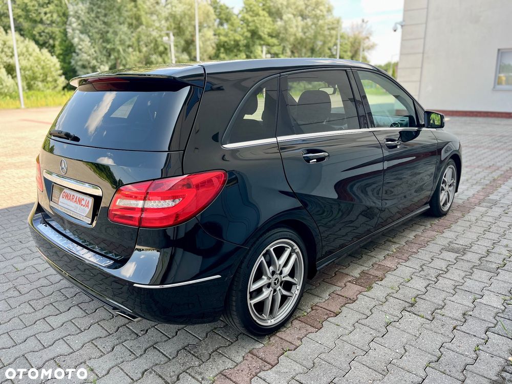 Mercedes-Benz Klasa B 180 Edition - 16