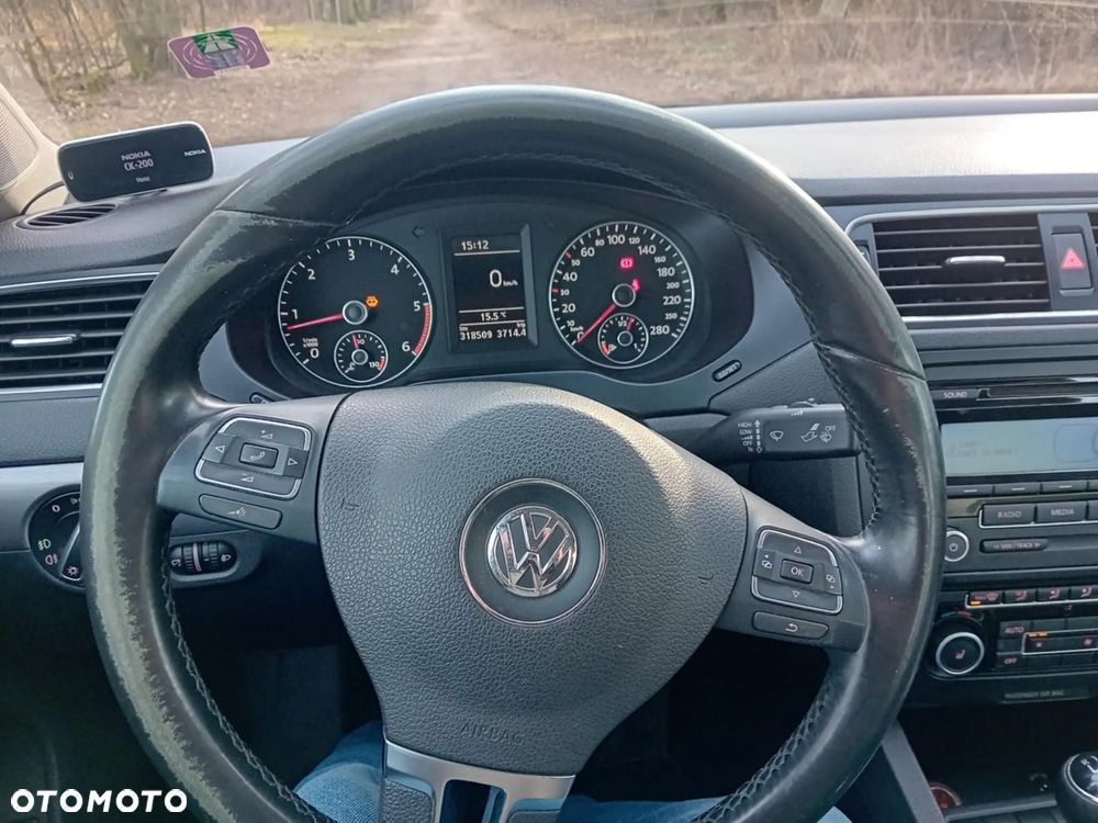 Volkswagen Jetta 1.6 TDI Highline - 5