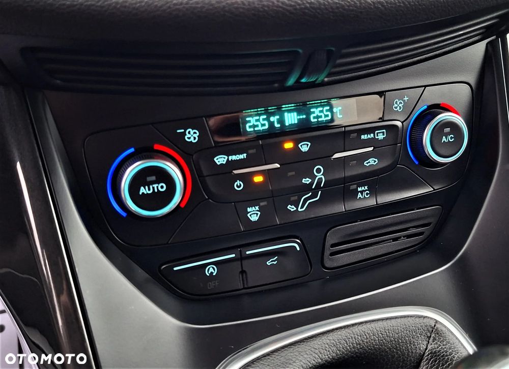 Ford Kuga 2.0 TDCi 2x4 Titanium - 26