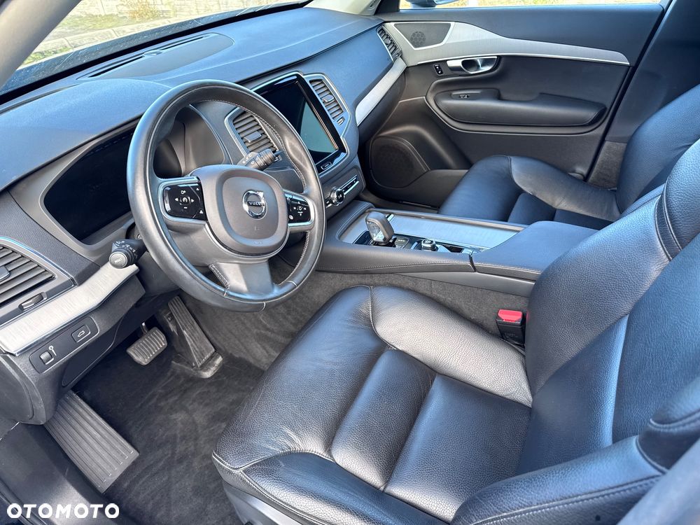 Volvo XC 90 D5 AWD Geartronic Momentum - 32
