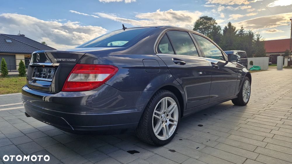 Mercedes-Benz Klasa C 180 Kompressor Automatik BlueEFFICIENCY - 3