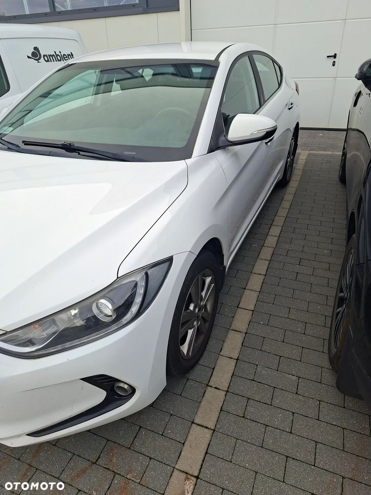 Hyundai Elantra 1.6 Classic Plus - 6
