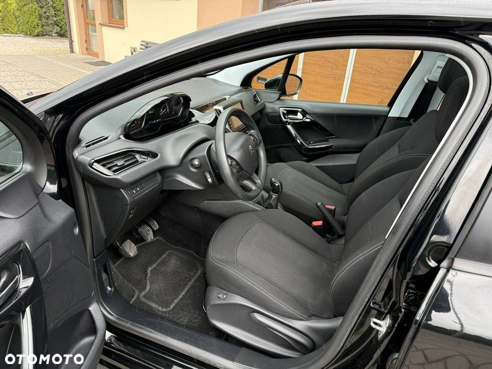 Peugeot 208 82 VTI Allure - 22