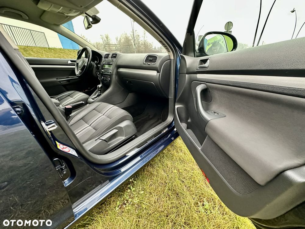 Volkswagen Golf 1.6 TDI Comfortline DSG - 12