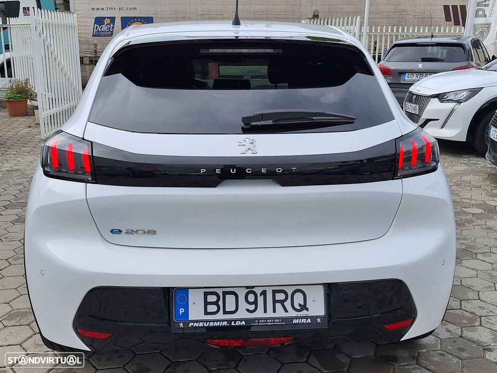 Peugeot e-208 - 4