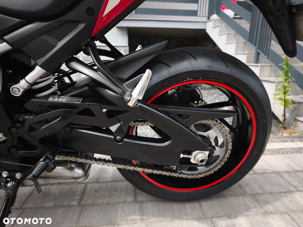 Suzuki GSX - 12