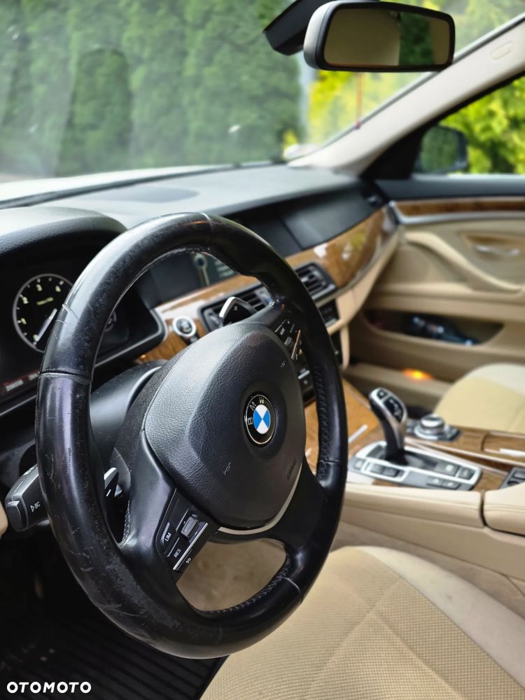BMW Seria 5 530d xDrive Modern Line - 19