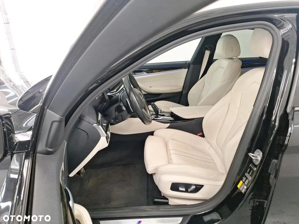 BMW Seria 5 520e Luxury Line - 6