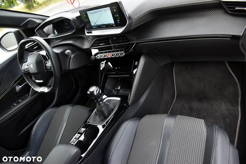 Peugeot 208 - 7