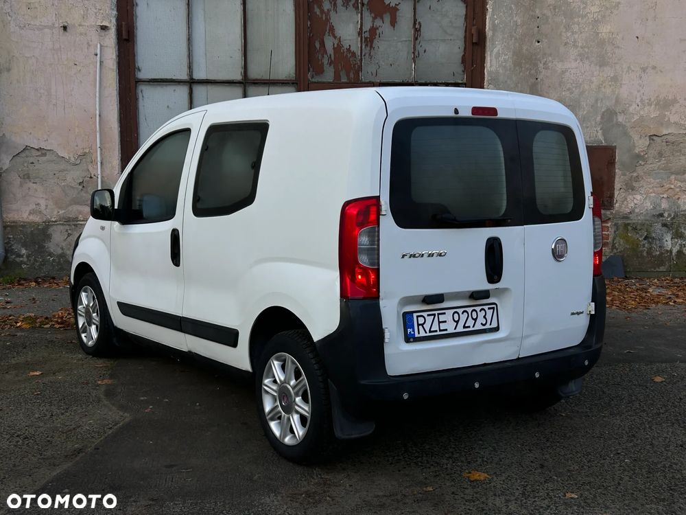 Fiat Fiorino Kombi 1.3 MJ Adventure - 4