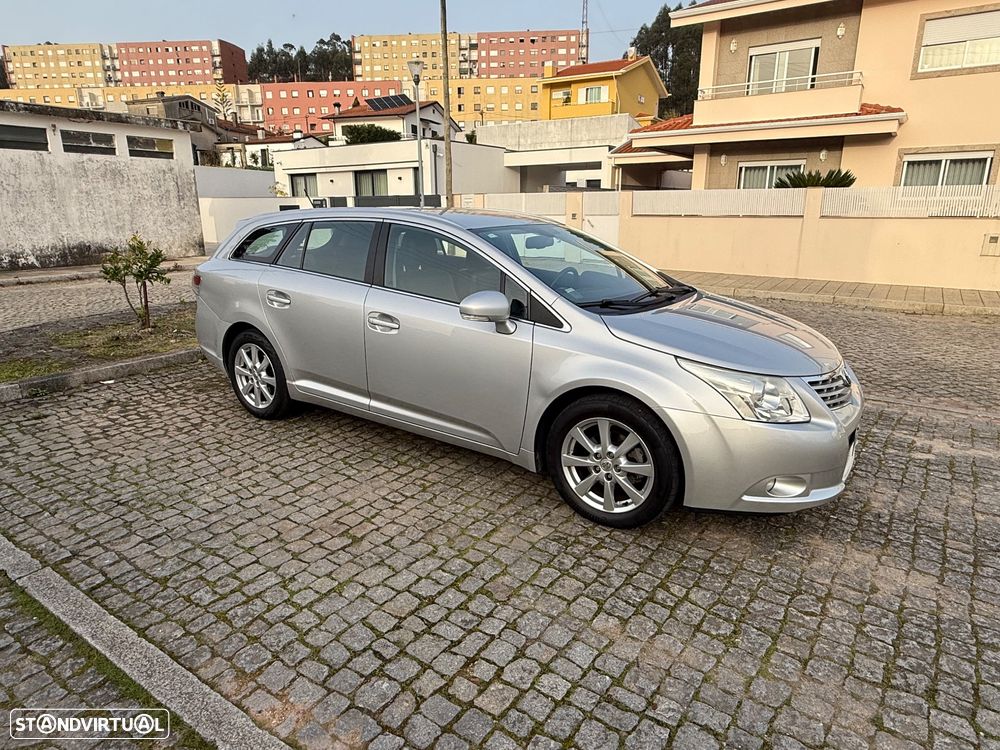 Toyota Avensis SW 2.2 D-4D Ex.+Pele+GPS - 1
