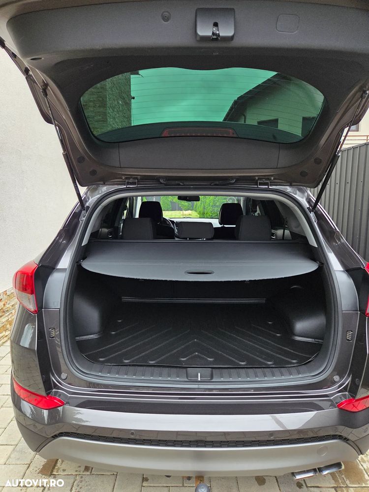 Hyundai Tucson 2.0 CRDI 4WD 6AT Premium+ - 12