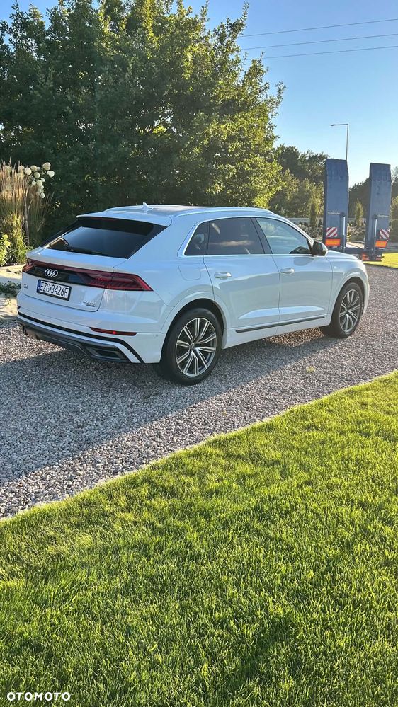 Audi Q8 - 10