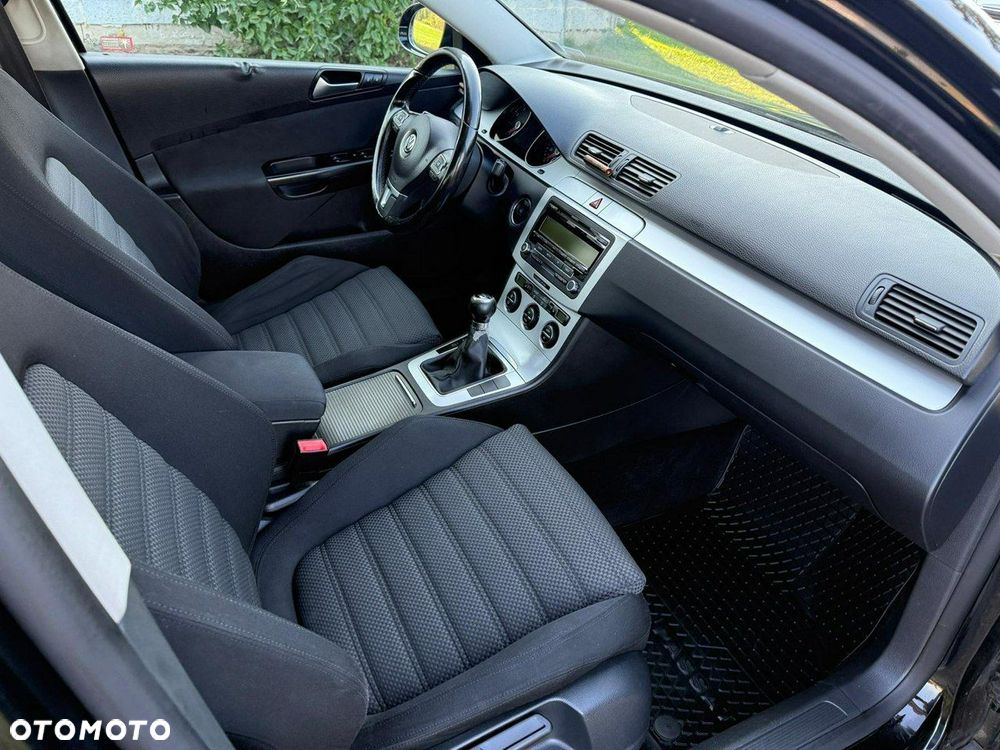 Volkswagen Passat - 10