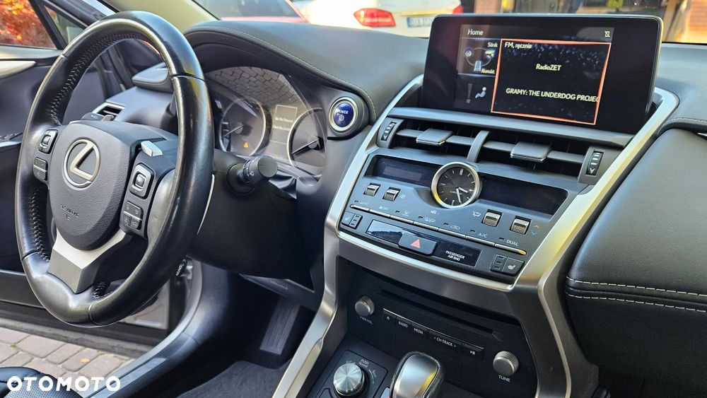 Lexus NX 300h Prestige AWD - 35