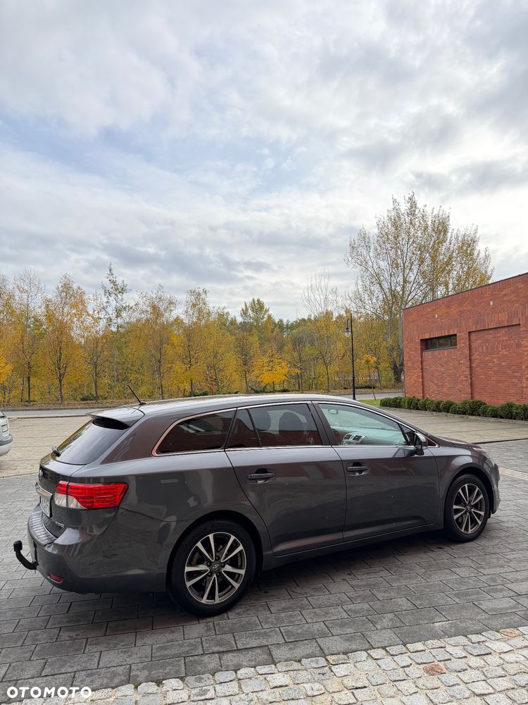 Toyota Avensis 1.8 Sol plus NAVI - 11
