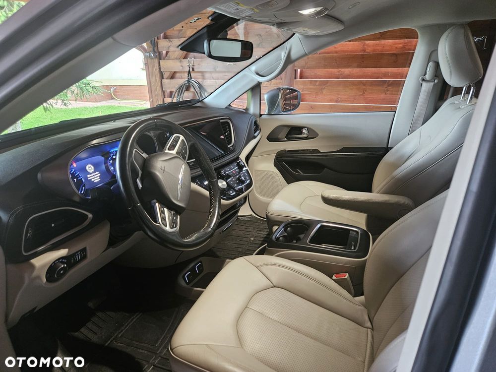 Chrysler Pacifica - 9