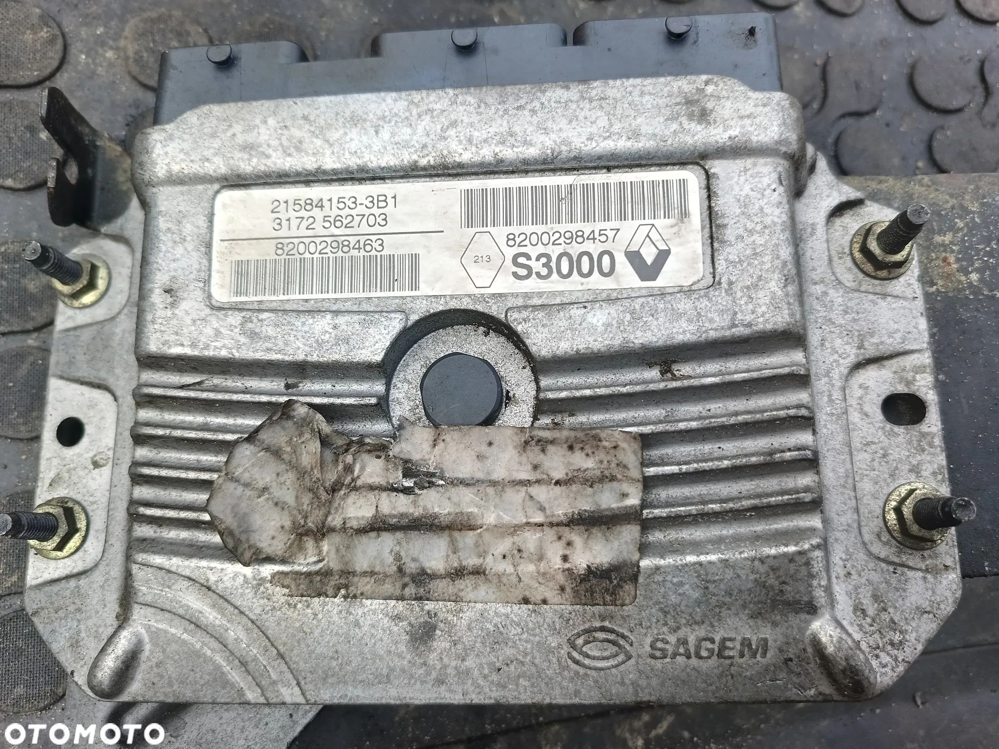 STEROWNIK SILNIKA  KOMPUTER  RENAULT SCENIC II 1.6 BENZYNA 8200298457 - 1