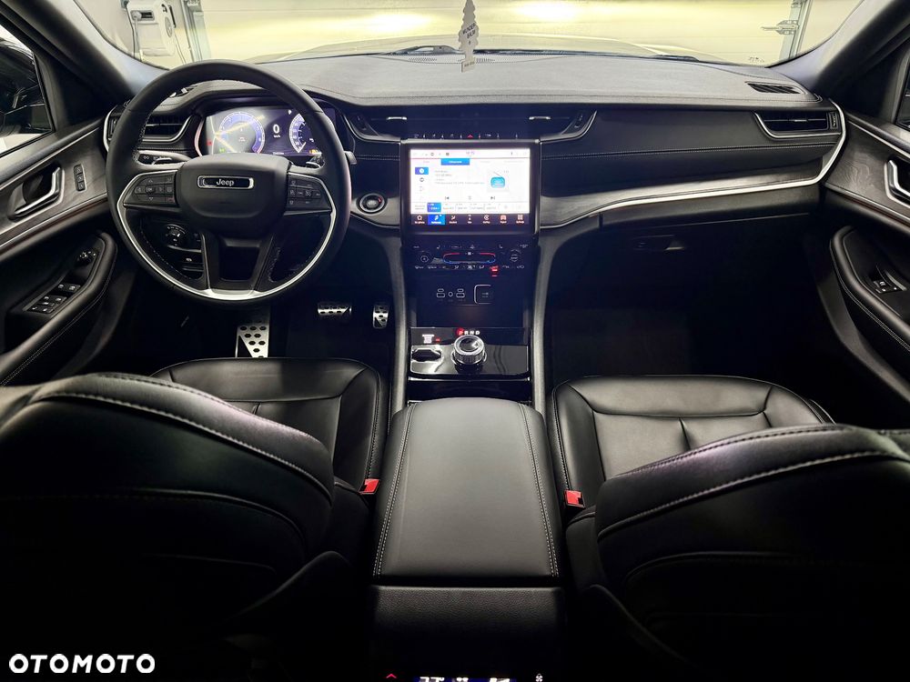 Jeep Grand Cherokee - 14