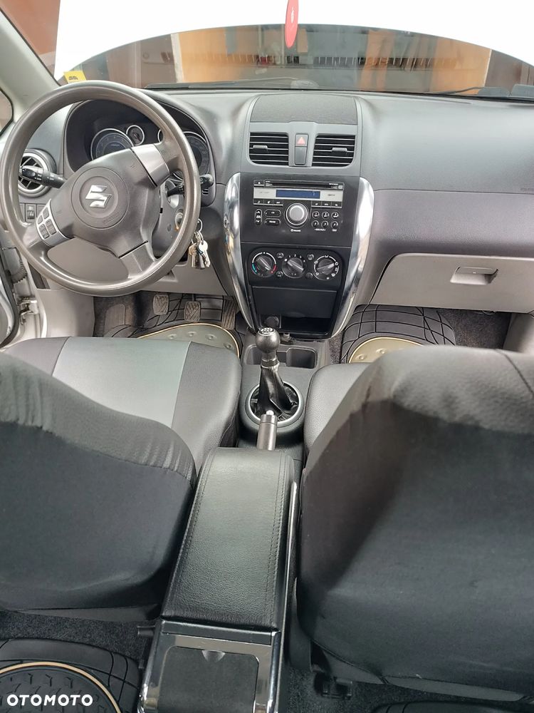 Suzuki SX4 - 10