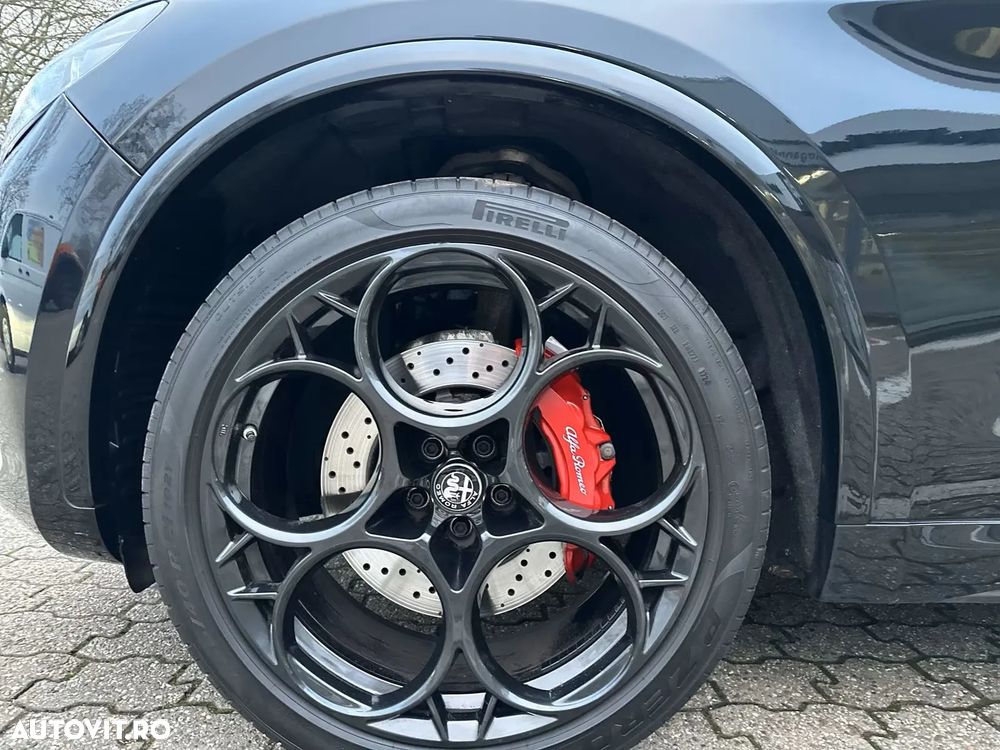 Alfa Romeo Stelvio V6 2.9 Bi-Turbo AT8-Q4 Quadrifoglio - 5