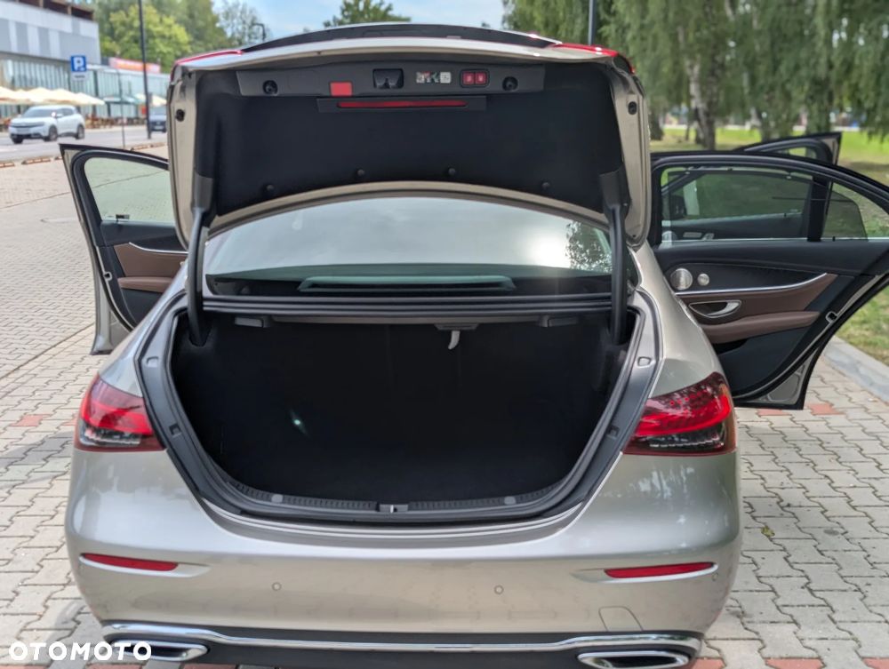 Mercedes-Benz Klasa E 400 d 4-Matic Exclusive - 26