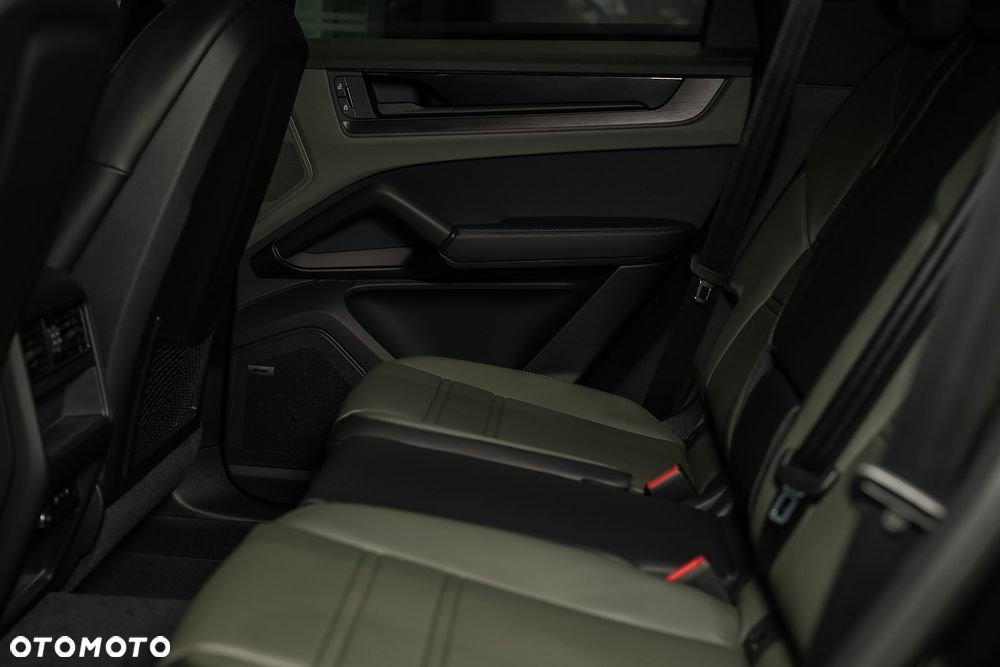 Porsche Cayenne Black Edition - 33