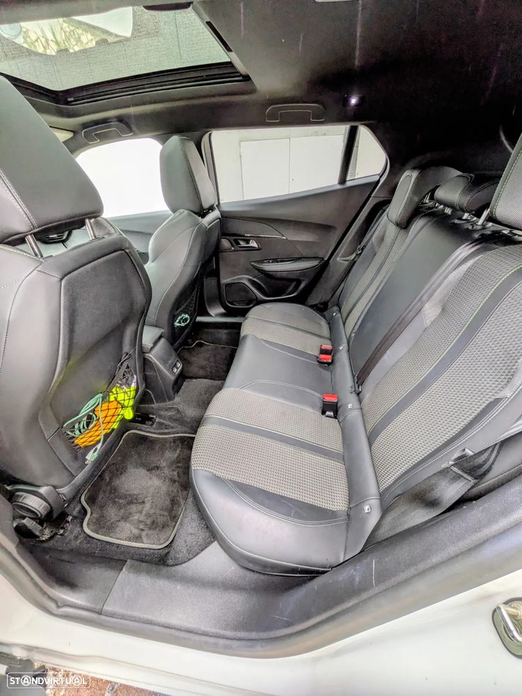 Peugeot e-2008 50 kWh GT Pack - 9