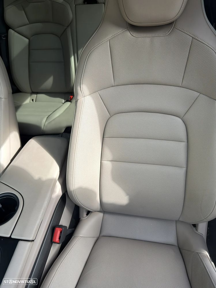 Porsche Taycan Sport Turismo 4S - 12