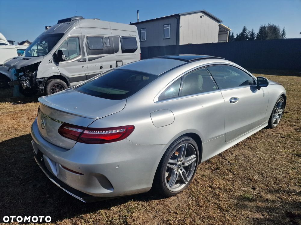 Mercedes-Benz Klasa E - 2