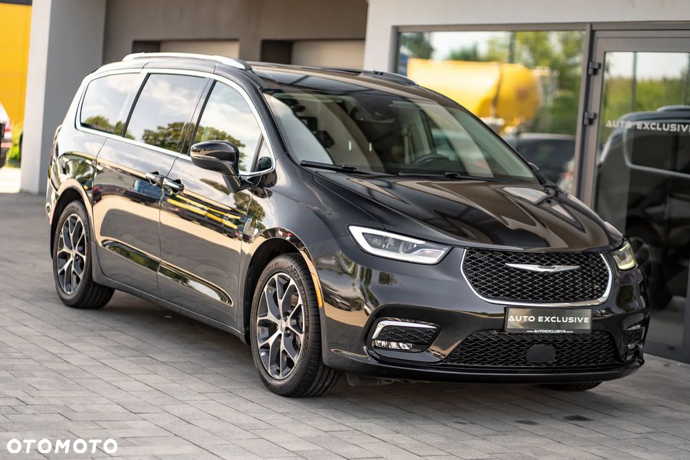 Chrysler Pacifica - 16