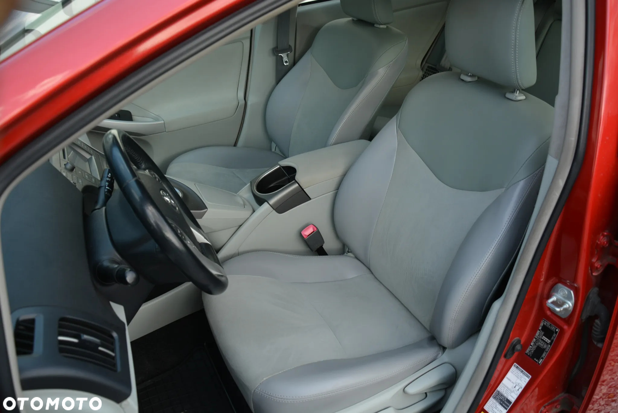 Toyota Prius 1.8 HSD Premium - 27