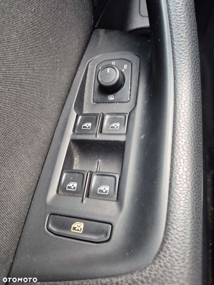 Volkswagen Passat 2.0 TDI (BlueMotion Technology) Highline - 23