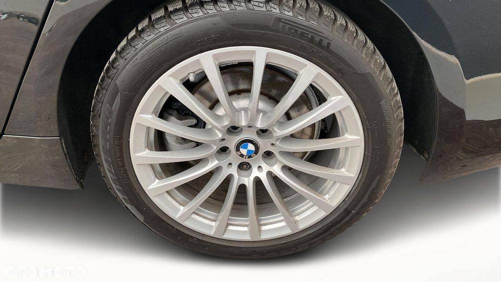 BMW Seria 5 520d xDrive MHEV - 14