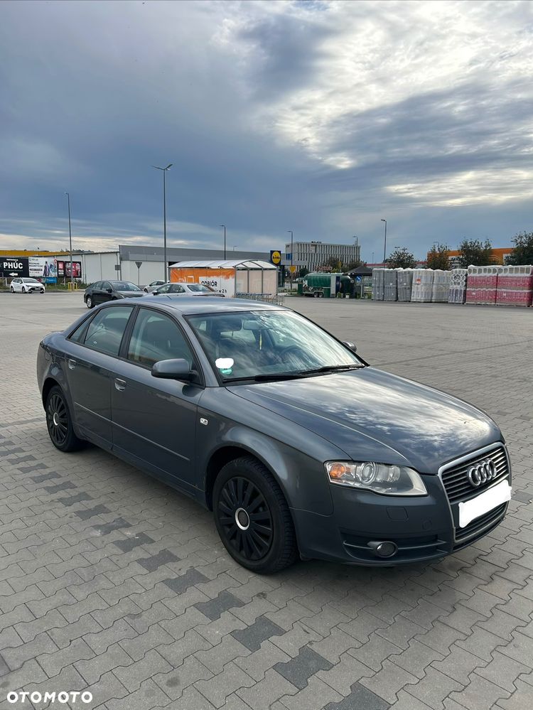 Audi A4 Limousine - 3