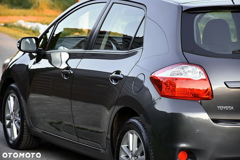 Toyota Auris 1.6 Life+ - 12