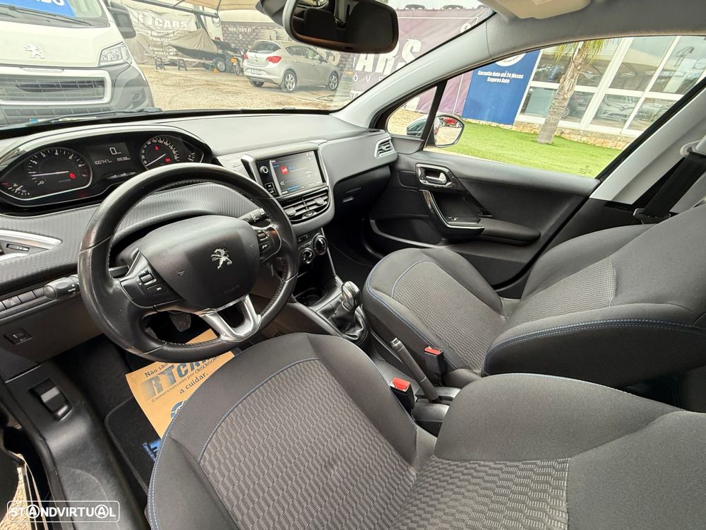 Peugeot 208 1.2 PureTech Style - 25