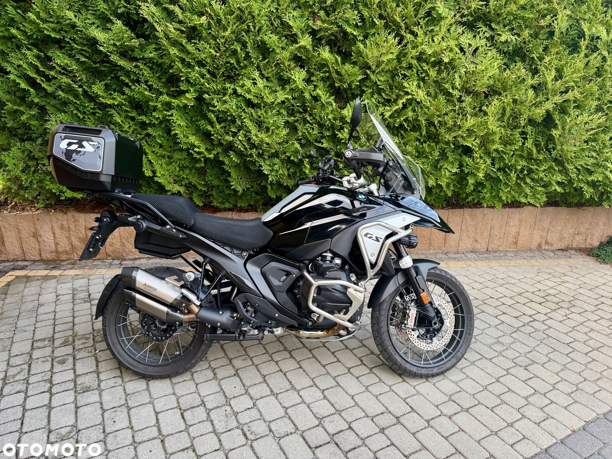 BMW R - 1