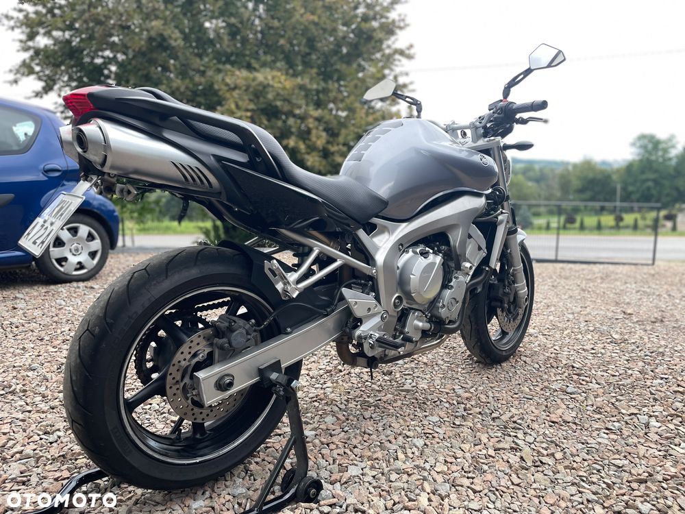 Yamaha FZ6 - 8